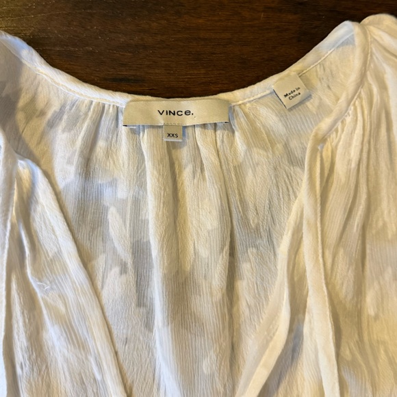 Vince Shirred Band Collar Blouse size XS - Picture 3 of 8